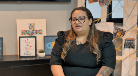 Después de enfrentar dificultades, mujer recupera la fe y vuelve a la iglesia